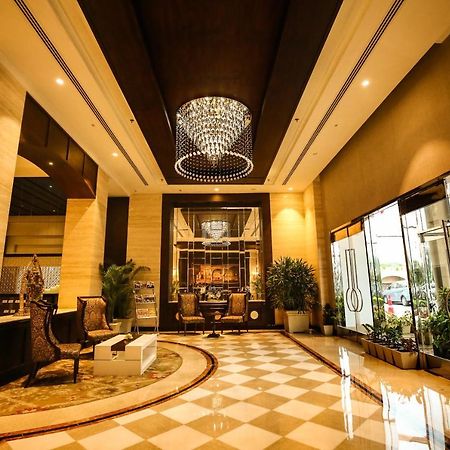 Golden Galaxy Hotels And Resorts Делхи Екстериор снимка