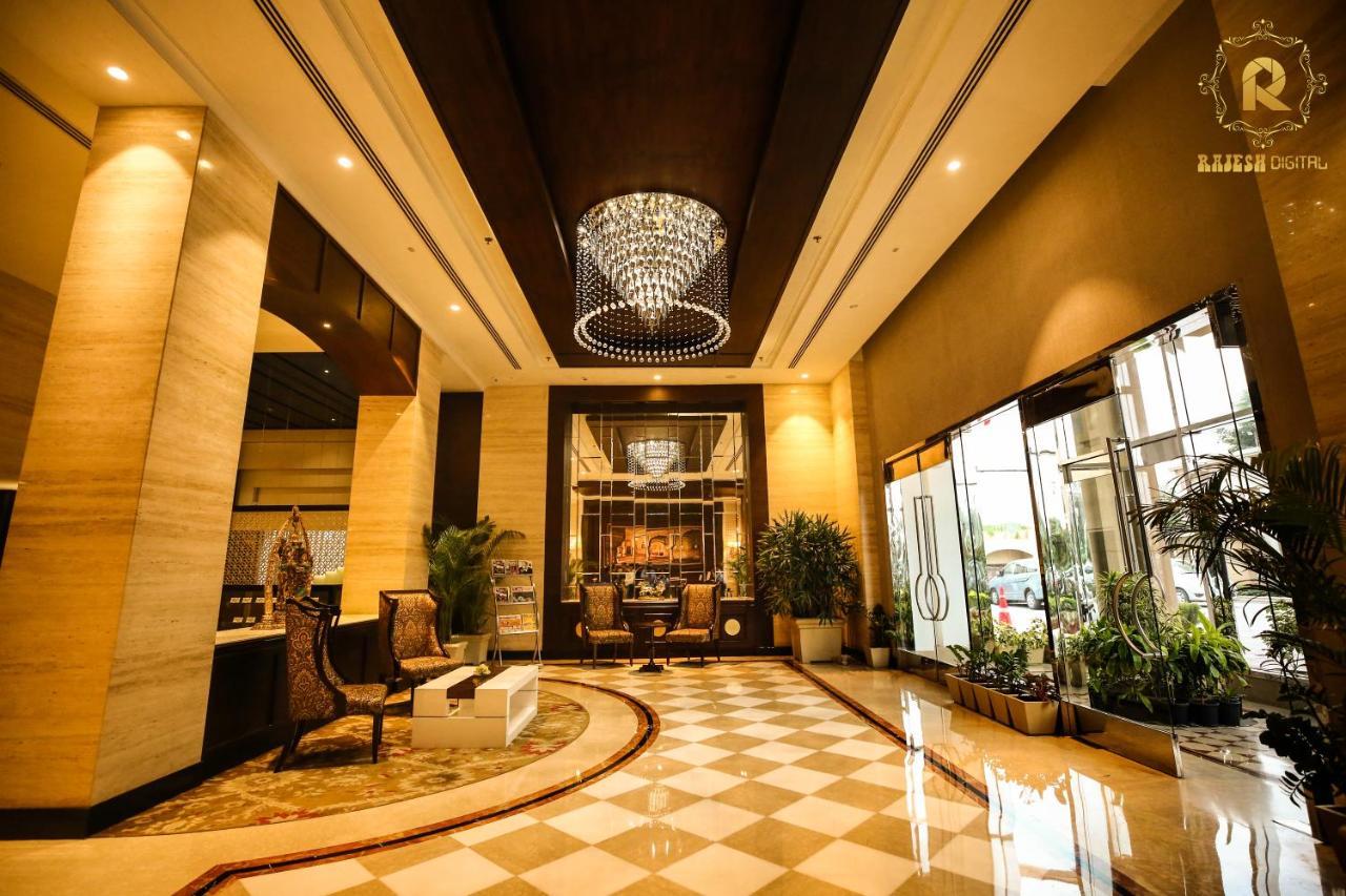 Golden Galaxy Hotels And Resorts Делхи Екстериор снимка