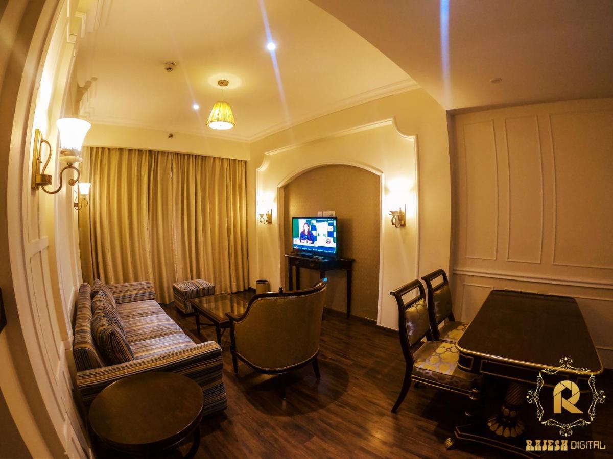 Golden Galaxy Hotels And Resorts Делхи Екстериор снимка