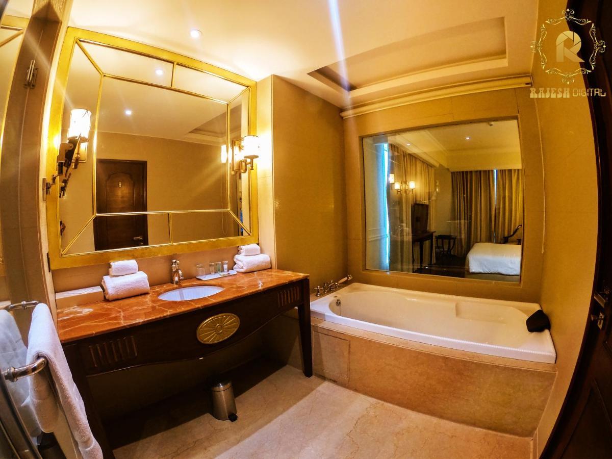 Golden Galaxy Hotels And Resorts Делхи Екстериор снимка