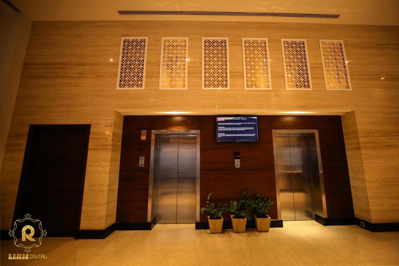 Golden Galaxy Hotels And Resorts Делхи Екстериор снимка
